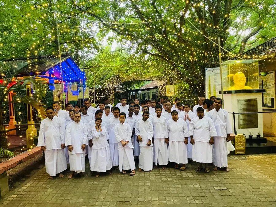 Children visiting Buddhist temple